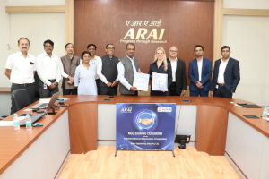 Reji-Mathai-director-ARAI-and-Stephanie-Buckner-COO-Altair-Global-at-the-MoU-Ceremony-between-ARAI-and-Altair