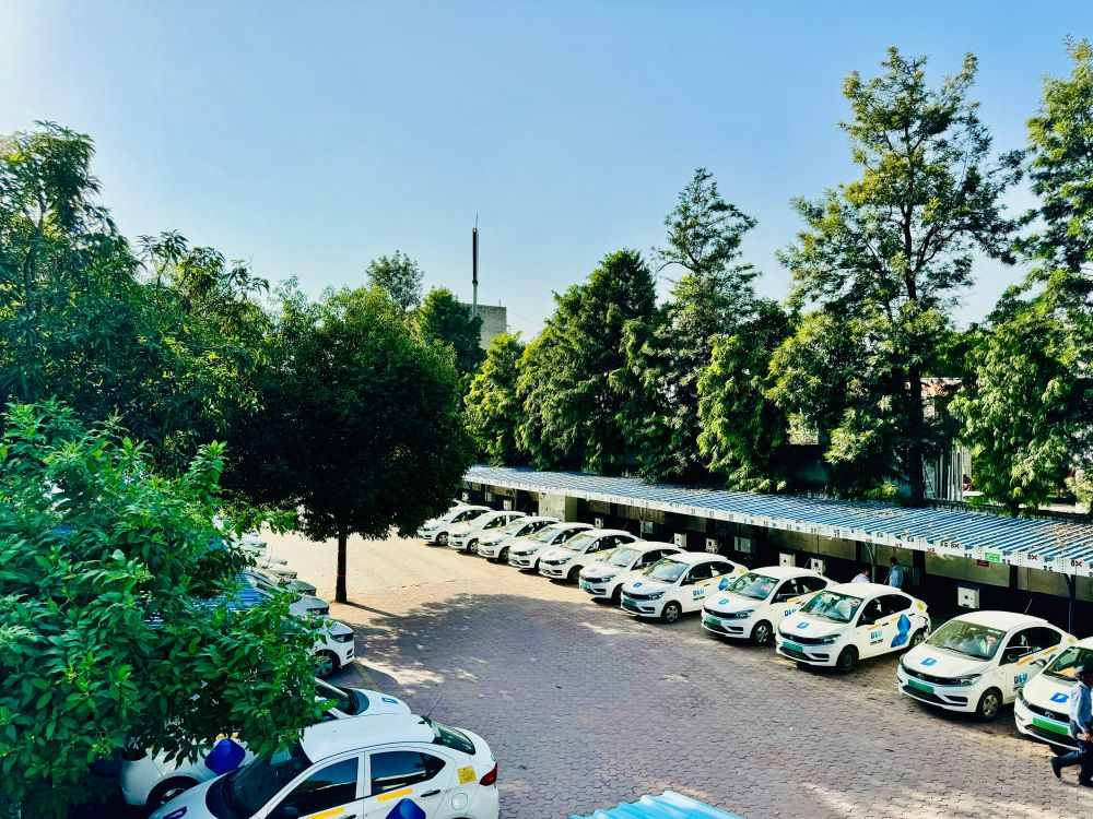 BluSmart-Rajokri-EV-Charging-Hub_1