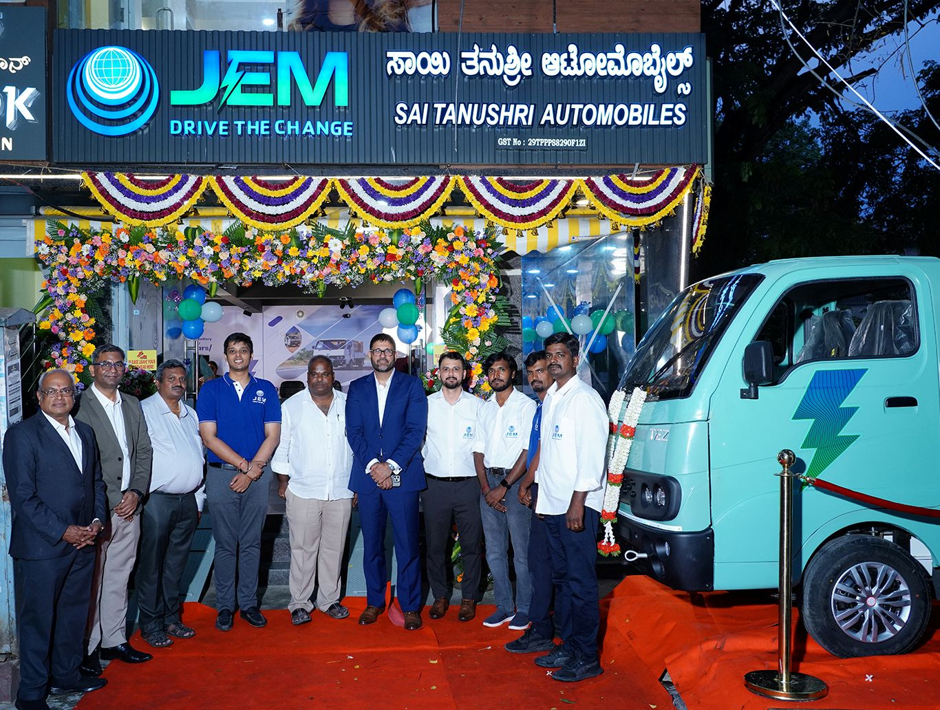 Compressed-Picture-1_Jupiter-Electric-Mobility-inaugurated-showroom-in-Bangalore