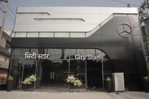 Image-03_-Mercedes-Benz-India-Inaugurates-a-state-of-art-luxury-showroom-in-Raipur-City-Star
