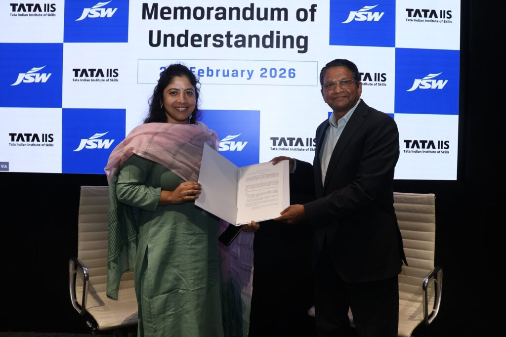 Mrs.-Rupam-Singh-CHRO-JSW-Motors-Limited-and-Mr.-Venguswamy-Ramaswamy-CEO-Designate-Tata-Indian-Institute-of-Skills-at-the-MoU-signing.jpg-1024x682