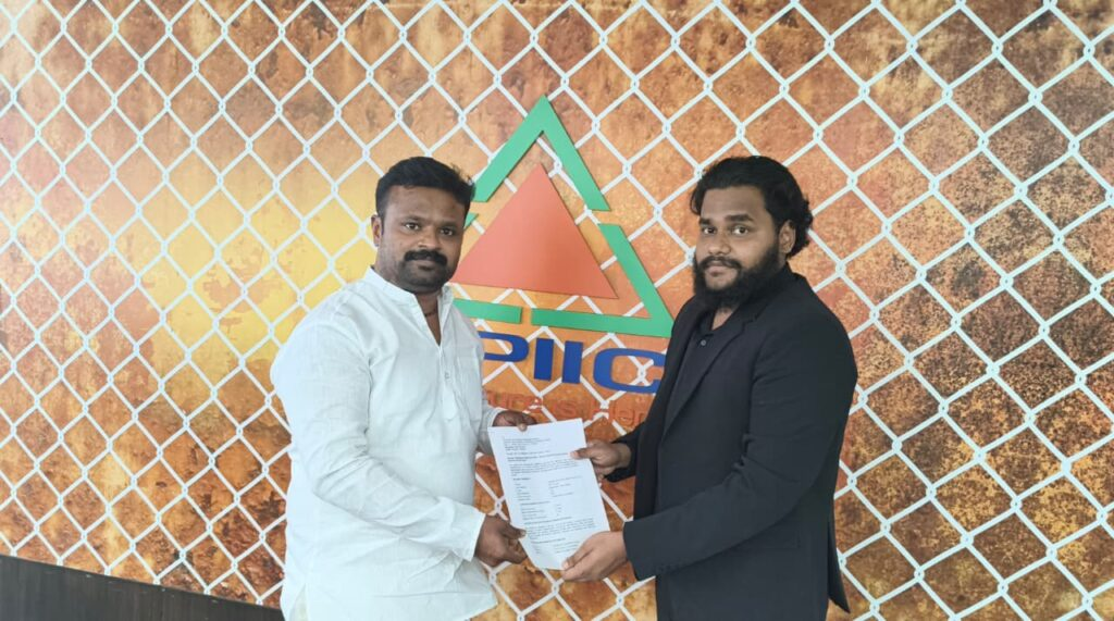 Photo-caption-L-R-Shri-P.N-Mahesh-Director-APIIC-and-Umesh-Padala-Founder-Chairman-Cargo-Matters-at-the-signing-ceremony-1024x571