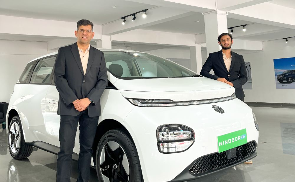 Akash-Golchha-Managing-Director-Aryaman-GolchhaSales-Director